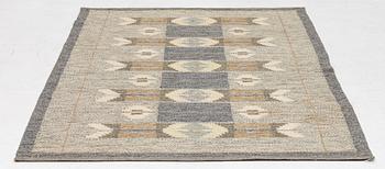 Ingegerd Silow, rug, flat weave, signed IS, approx. 200 x 134 cm.
