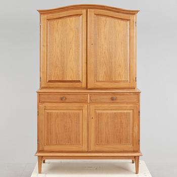 SKÅP, möjligen Carl Malmsten design, 1900-talets mitt.