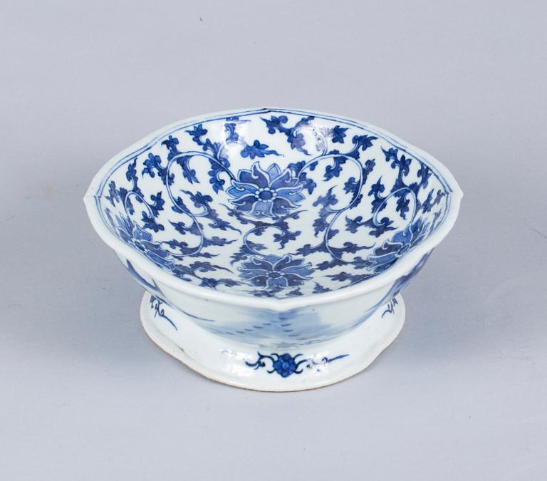 SKÅLFAT, porslin, Kina 1800-tal.