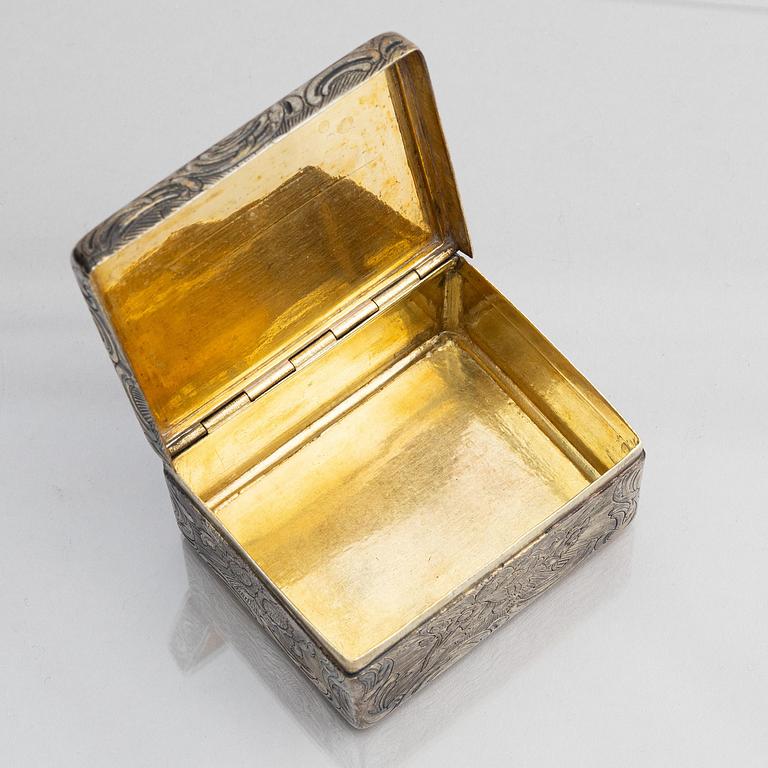 Arvid Floberg, dosa, delvis förgyllt silver, Stockholm 1768. Rokoko.
