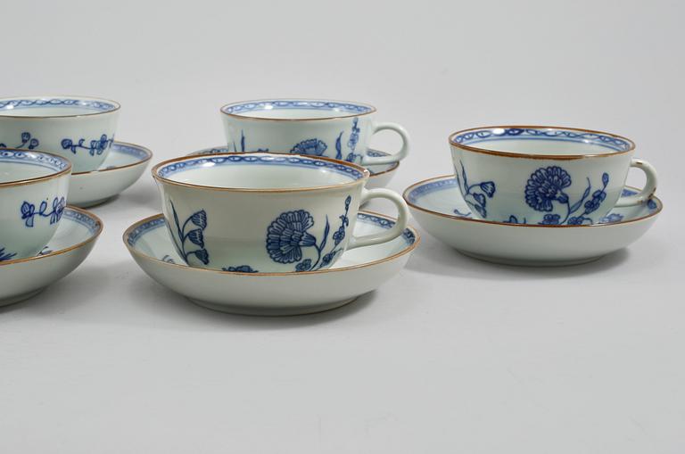 KAFFEKOPPAR med FAT, 12 st, porslin, "Nejlika", ur IKEAS 1700-tals serie, 1990-tal.