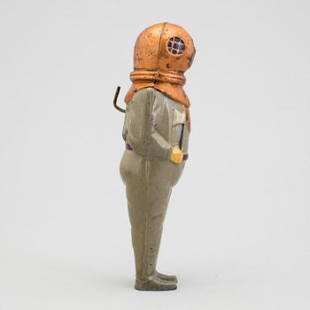 A tinplate deep sea driver by Bing Werke, Germany, 1920s.