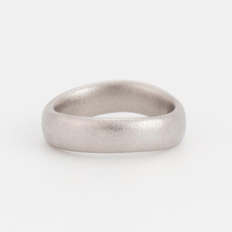 A 'Love nr 7' ring by Ole Lynggaard.