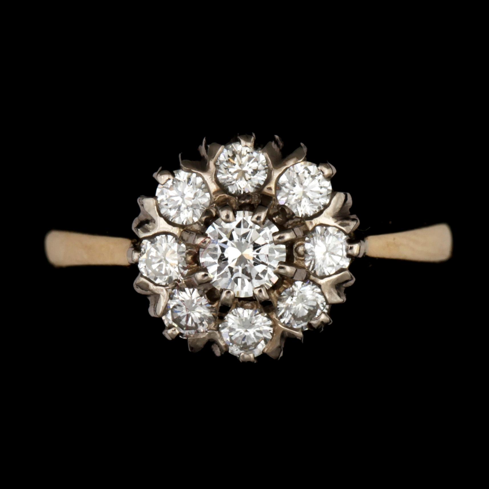 RING, 18k guld med briljantslipade diamanter tot ca0,67ct. KÅCE, Stockholm, 2007. Vikt ca4,4g.