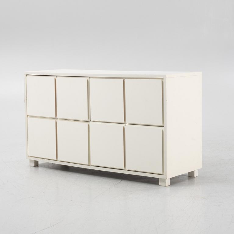 Ulf Scherlin, dresser, 21st Century.