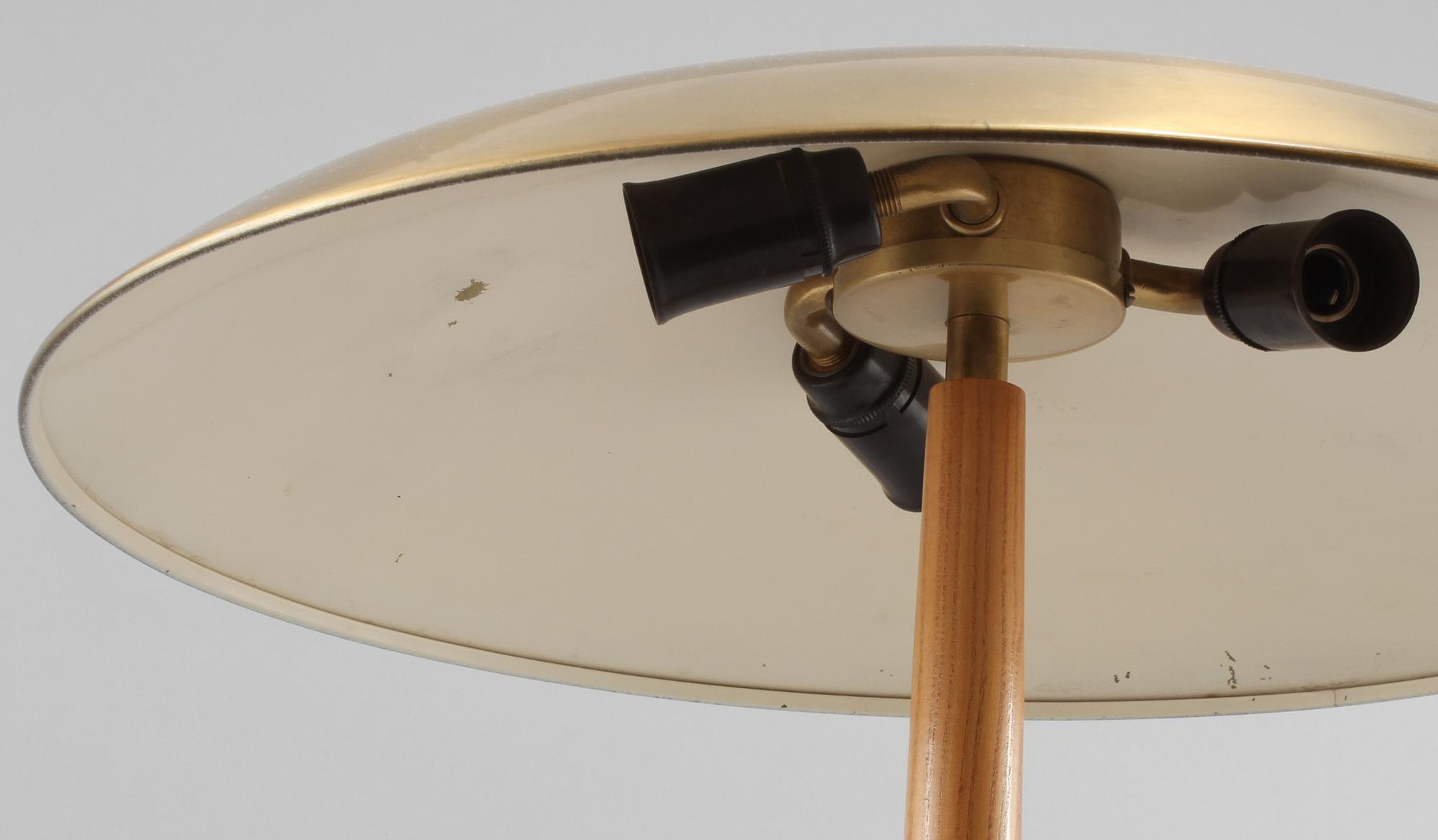 BORDSLAMPA, omkring 1900-talets mitt.