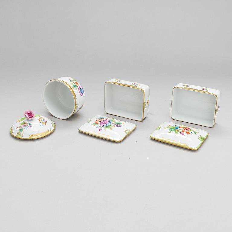 A Herend Queen Victoria VBO porcelain coffee set and two trinket boxes, totally 19 pieces, Hungary.