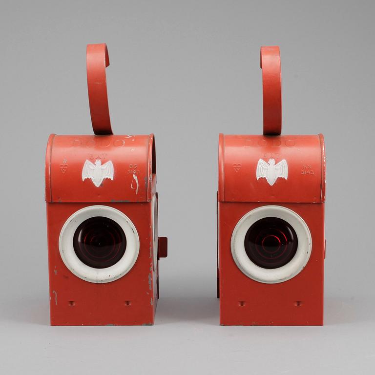 LYKTOR, ett par, DODO, England, 1900-talets första hälft.