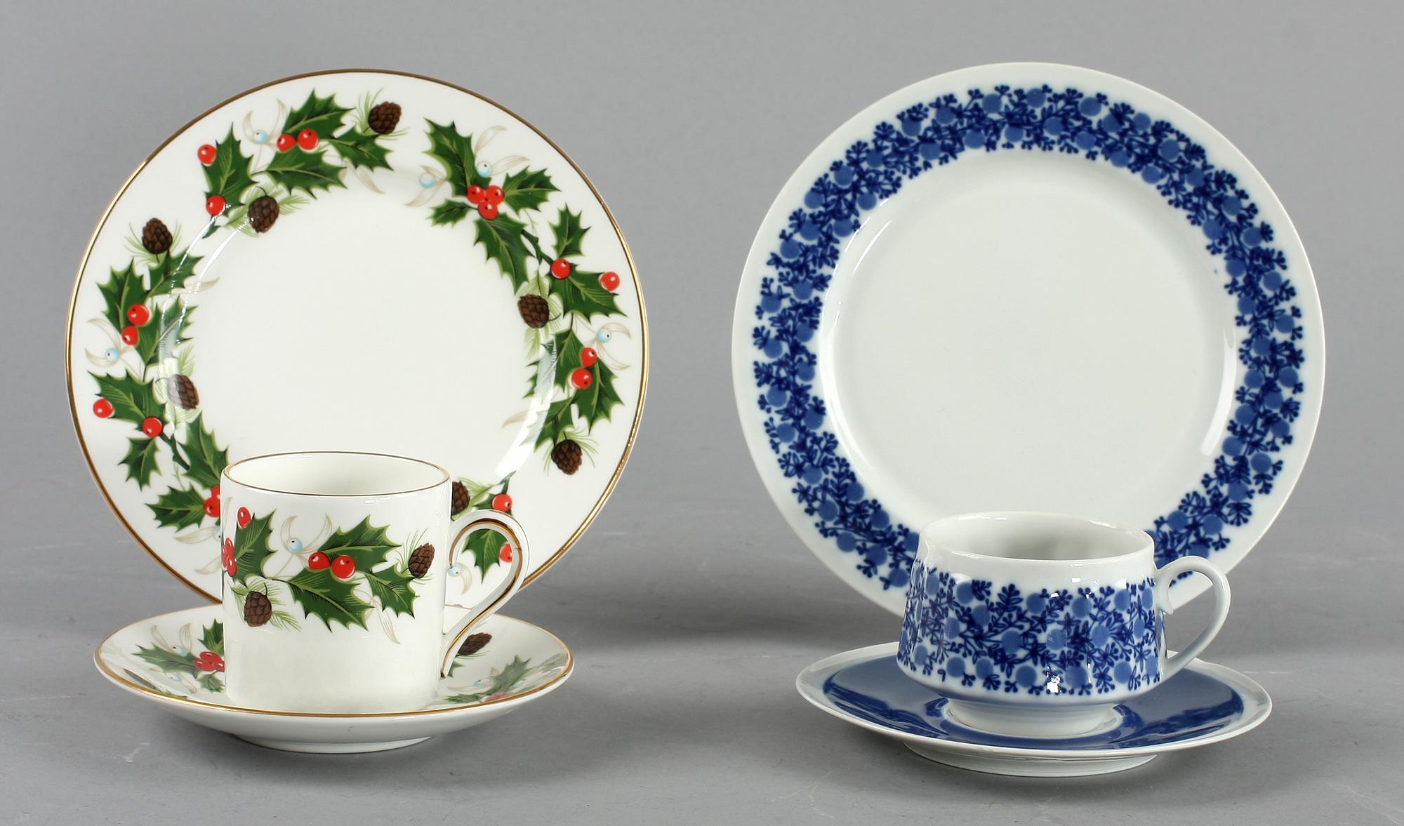 KAFFESERVIS, 25 delar samt JULSERVIS, 12 delar. Porslin. "Doria", Arabia resp England.