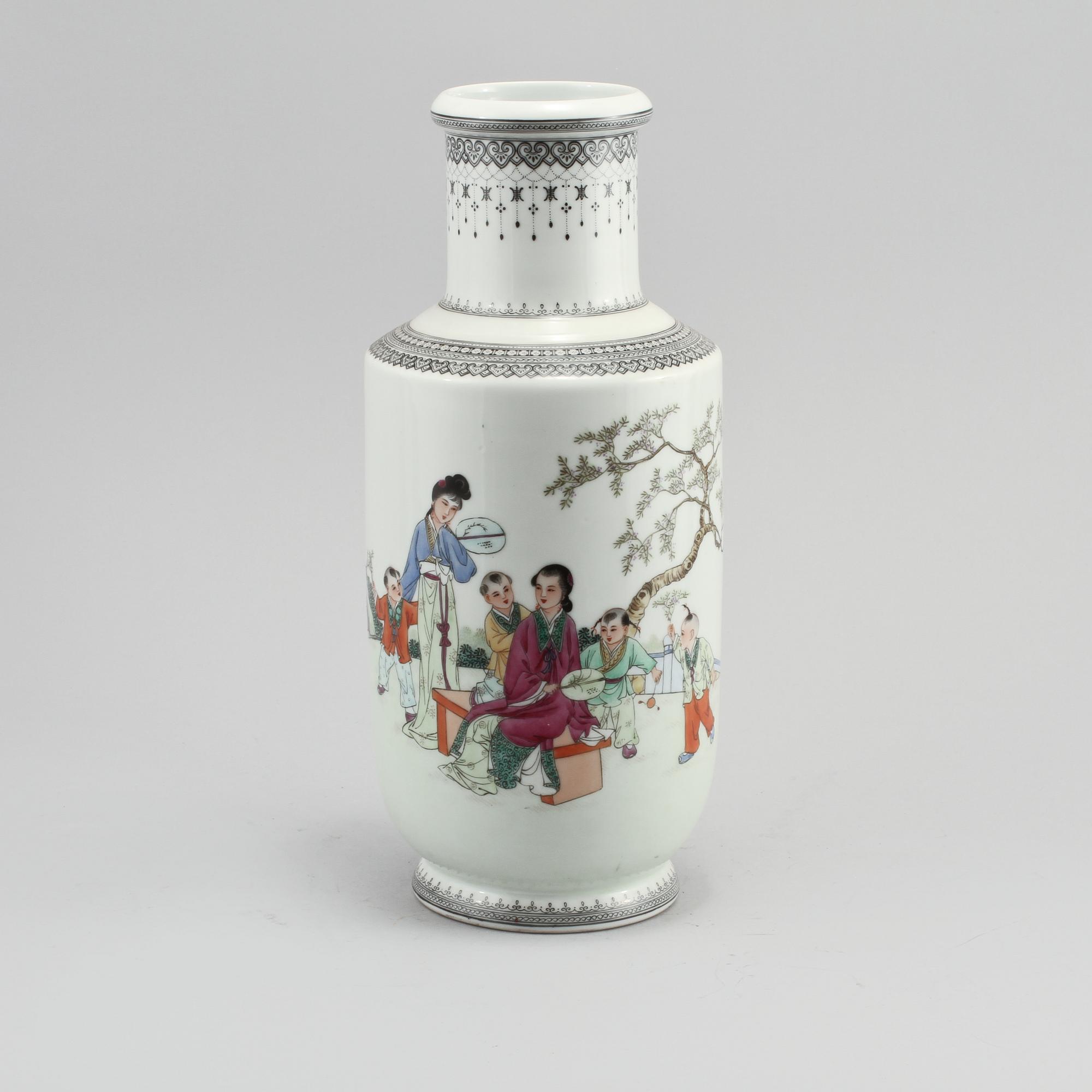 VAS, porslin, Kina, 1900-talets andra hälft/modern tillverkning.