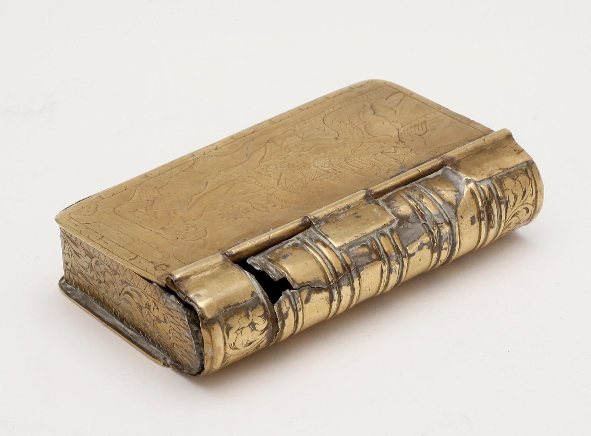 TOBAKSDOSA, mässing, 1700-tal.