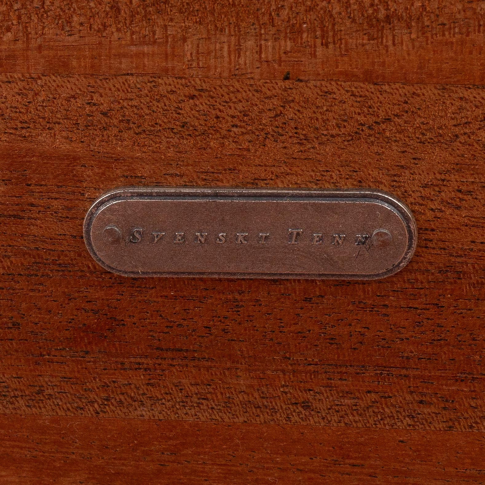 Josef Frank, matbord, modell 947, Firma Svenskt Tenn, efter 1985.