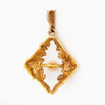 Hänge, odlad pärla, 14K guld. Tammen Koru, Åbo.