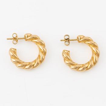 A pair of earrings 18K gold.