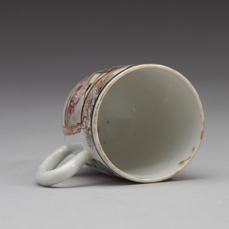 KOPP med FAT, porslin. Qingdynastin, Qianlong (1736-95).