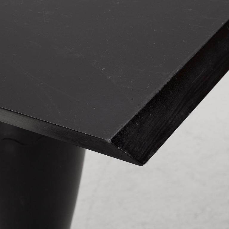 Philippe Starck, bord, "Miss Balú", Kartell, Italien.