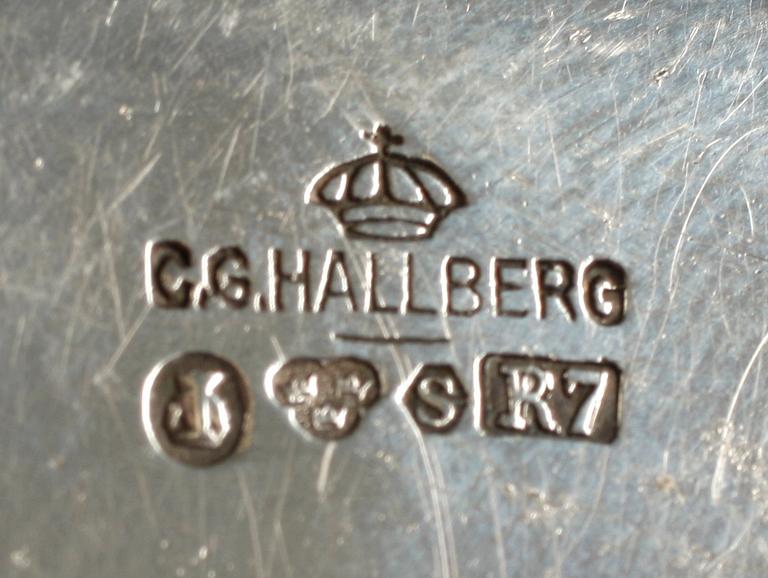 PARTI SILVER, 8 delar, bla CG Hallberg, Sverige resp England 1900-tal. Totalvikt exklusive glasinsats ca gram 650.