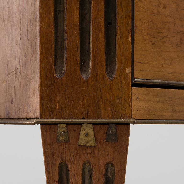 BYRÅ, sengustaviansk stil, sent 1800.