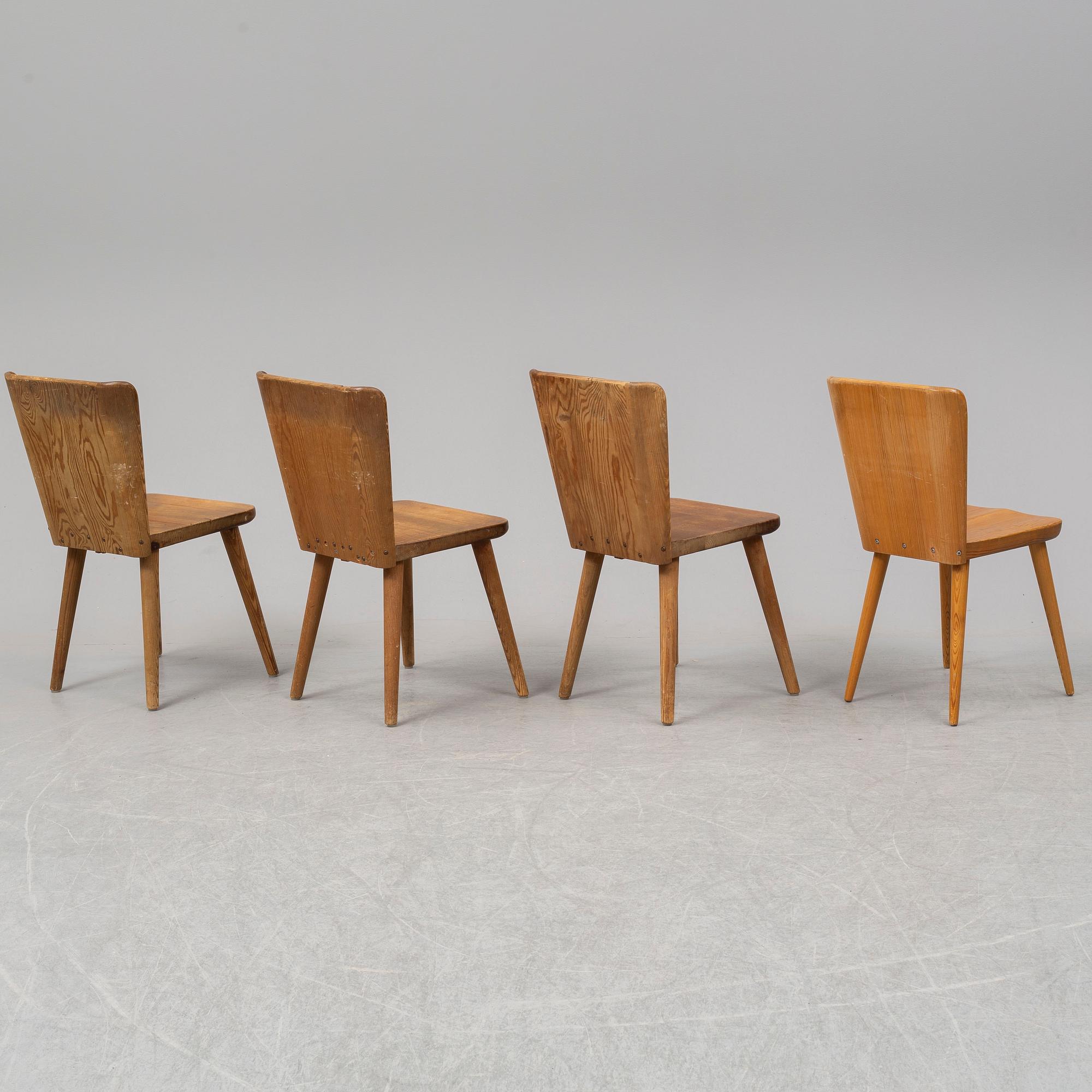SPORTSTUGEMÖBEL, a pine dinner table and four chairs (3+1), one by Göran Malmvall, Svensk Fur, Sweden mid 20th century.