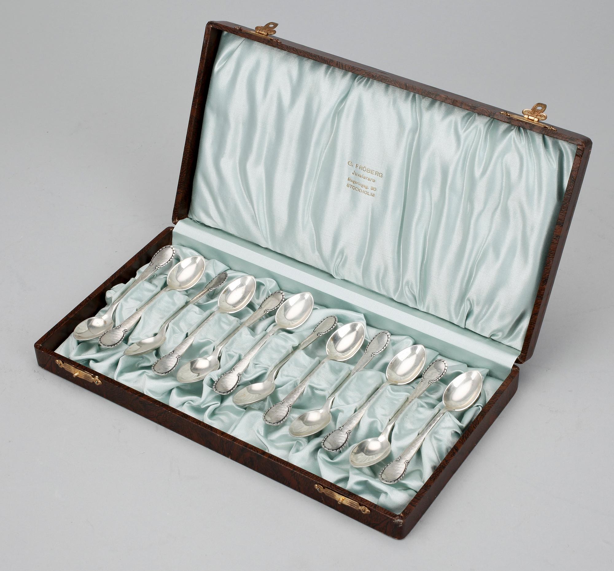 MOCKASKEDAR, 12 st, silver, 1900-tal. Total vikt ca 98 g.