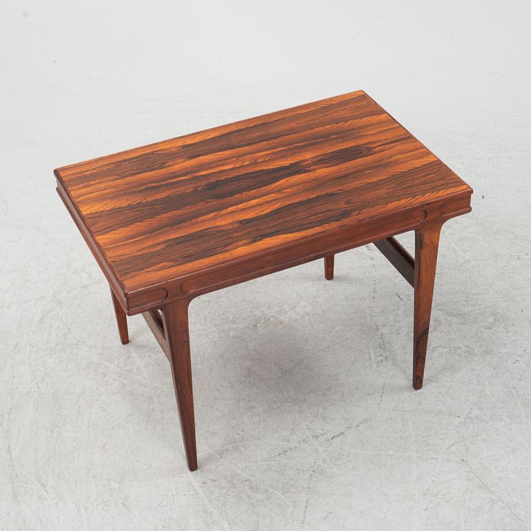 Johannes Andersen, a pair of rosewood-veneered side tables, 1960's.