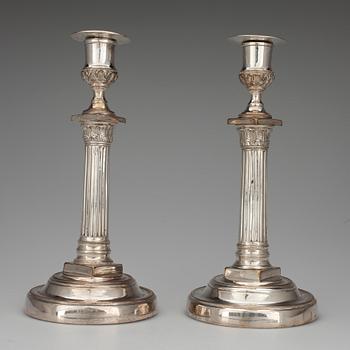 A PAIR CANDLESTICKS.