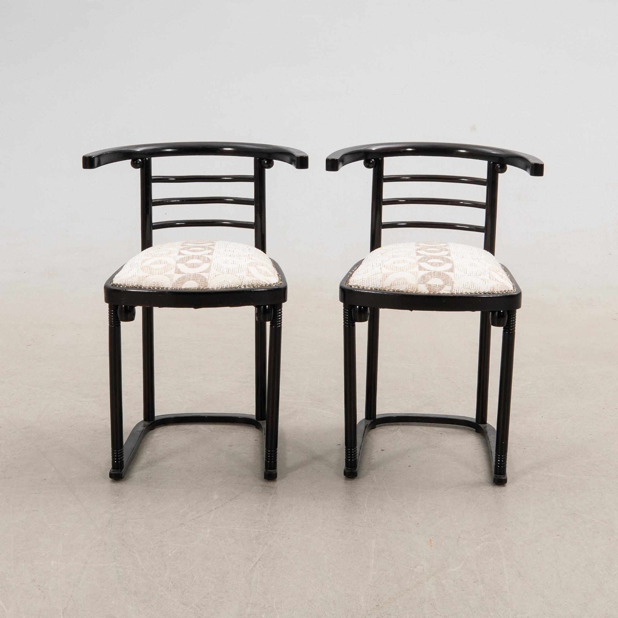 Josef Hoffmann, attributed to, Attributed armchairs, a pair from the first half of the 20th century.