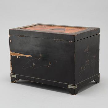 A small japanese cabinet from the first half of the 20th century.
