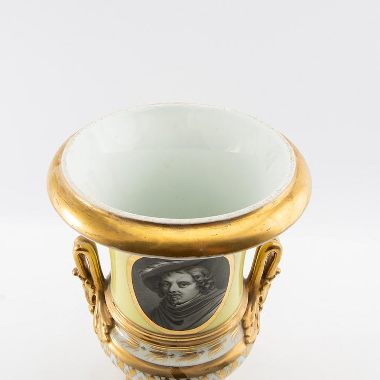 Urn Empire mid-19th century porcelain.