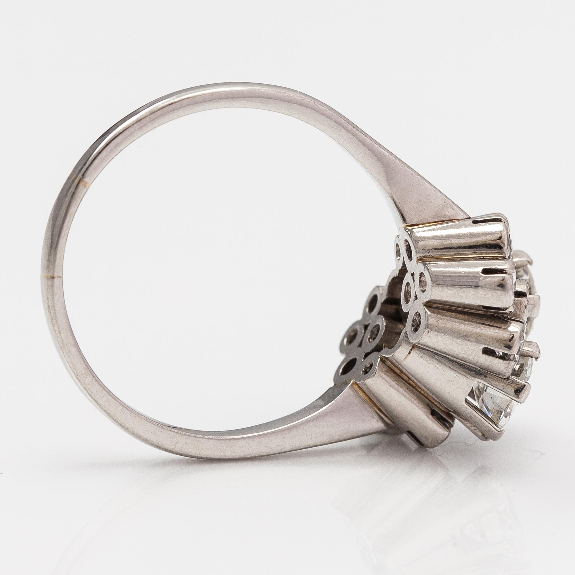 A TIllander, A platinum ring woth diamonds ca. 1.58 ct in total. Helsinki ,id 20th-century.