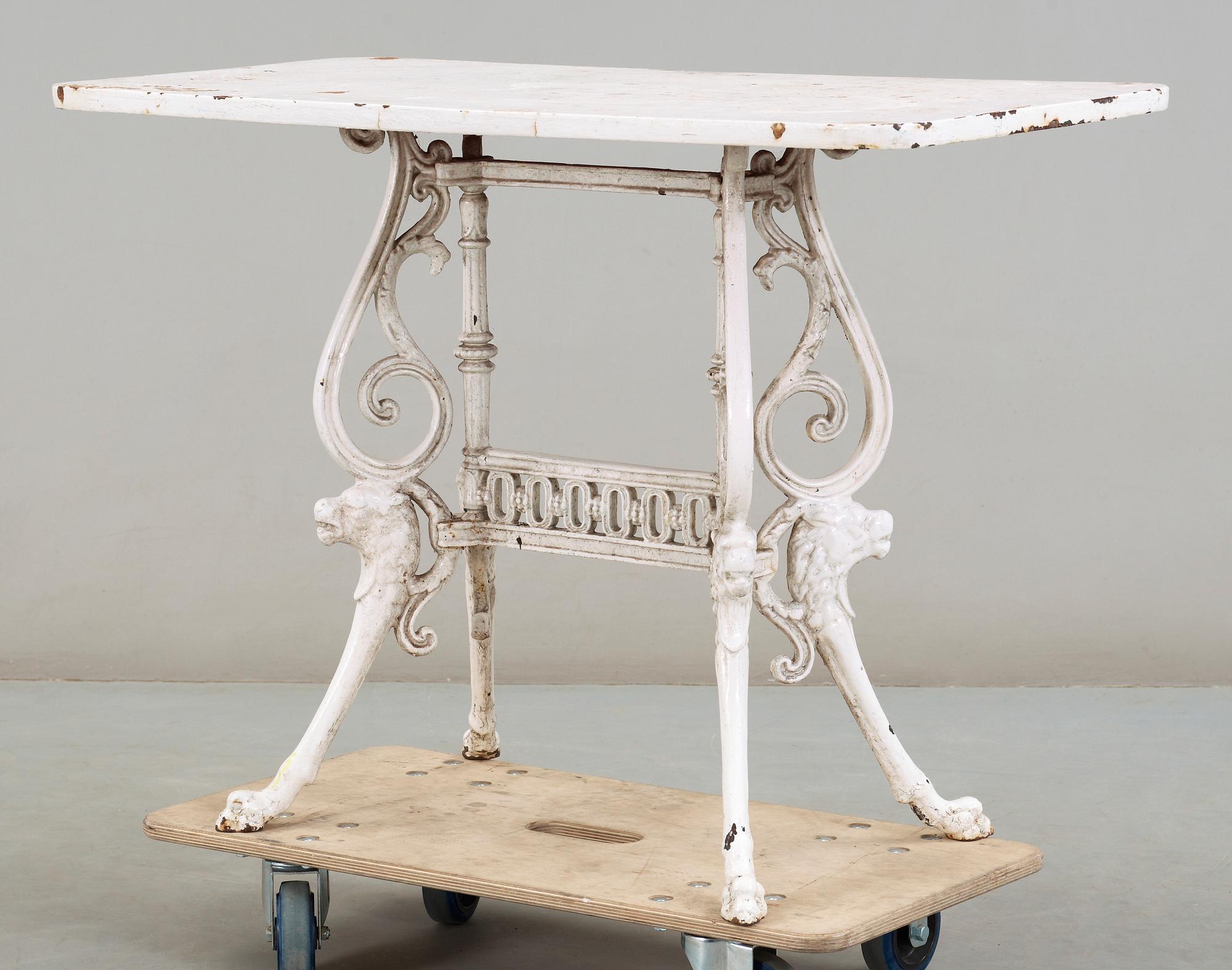 TRÄDGÅRDSBORD, gjutjärn, omkring 1900.