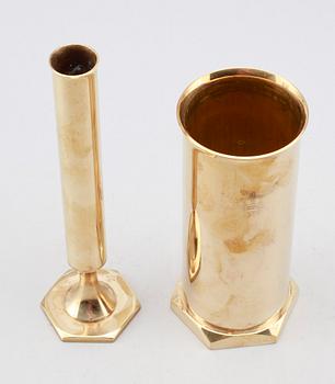 LJUSSTAKE SAMT VAS, mässing, Skultuna, 1900-talets andra hälft.