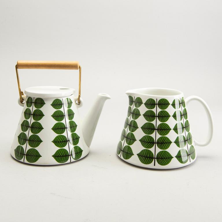 A Stig Lindberg 55 pcs dinner service "Berså", cream ware, Gustavsberg.