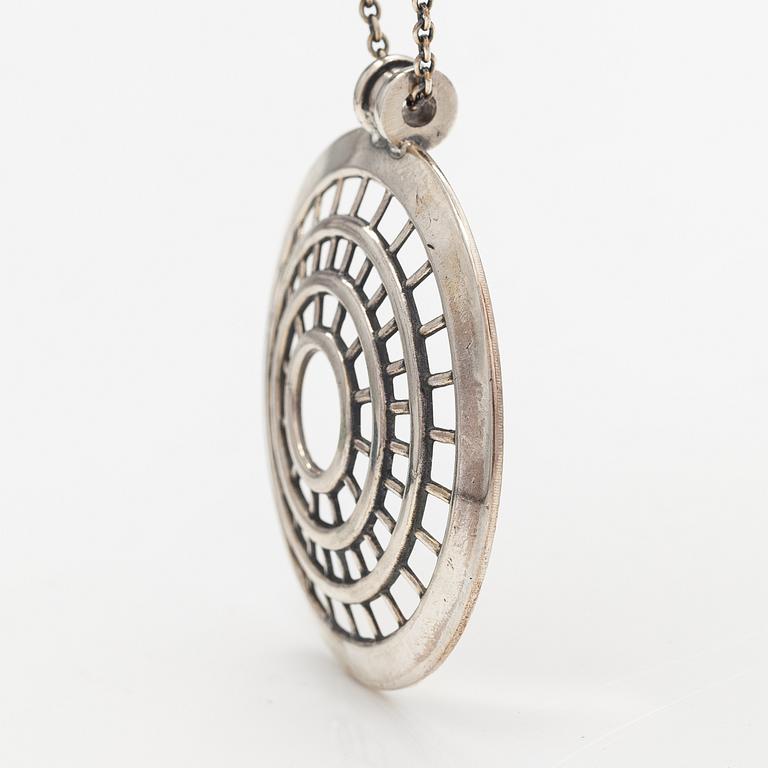 A silver necklace. Kalevala Koru, Helsinki 1965.