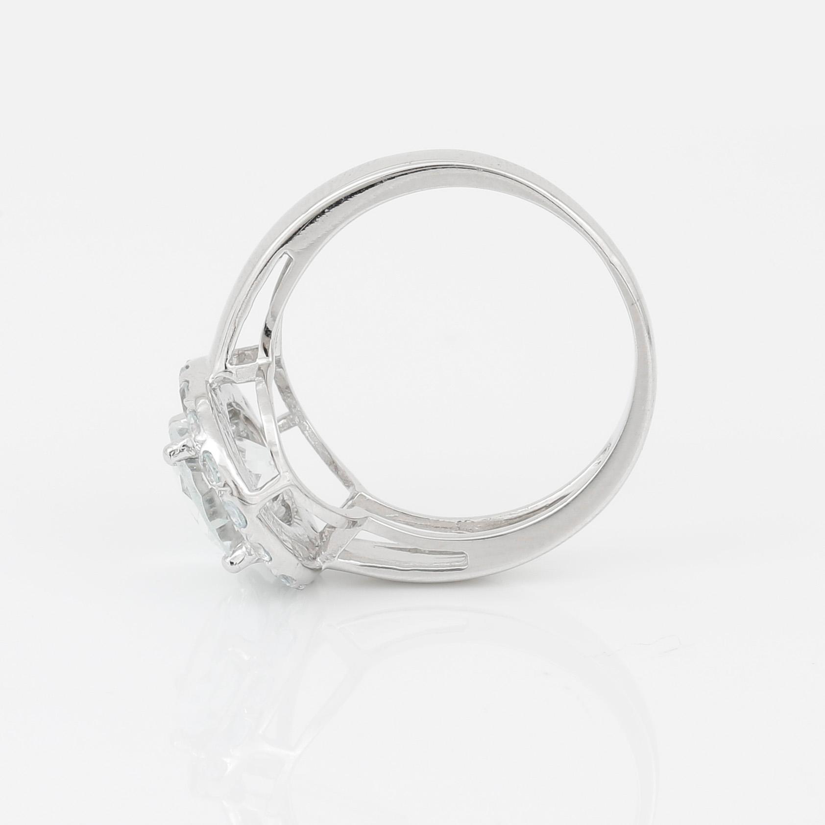 RING, 14K vitguld med ovalslipad goshenit, ca 2,09 ct. Vikt ca 4,62 g.