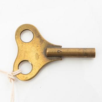 Bordspendyl Nygotik signerad och daterad i verket 1838.