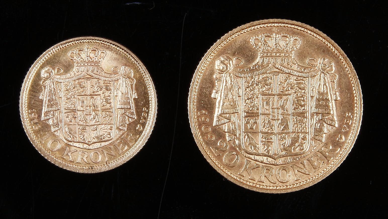 MYNT, 2 st, guld, Danmark. Tot vikt ca 13 gram.