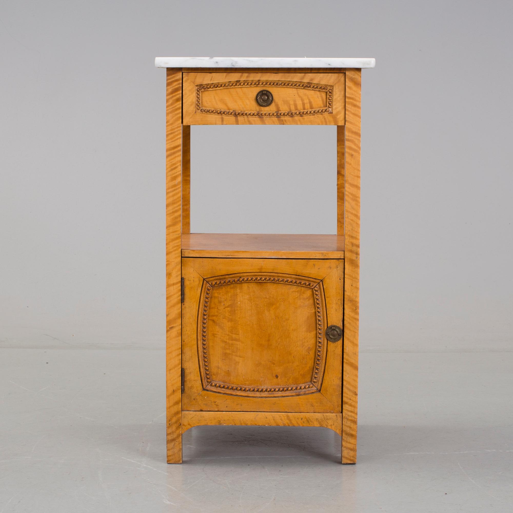 SÄNGBORD, 1920-tal.