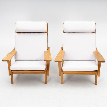 Hans J. Wegner, armchairs, a pair, "GE375", Getama, Gedsted, Denmark.