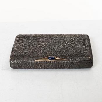 Cigarettetui, silver, samorodok, oidentifierad mästare, möjligen Ivan Arkarov, Sankt Petersburg 1908-17.