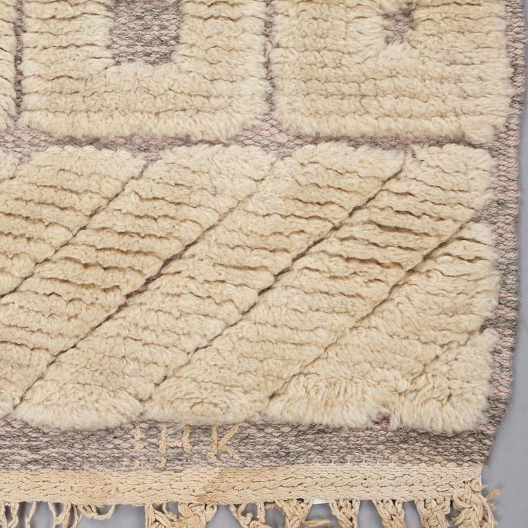 INGRID HELLMAN-KNAFVE , MATTO, "Haga", knotted pile in relief, ca 215 x 125,5 cm, signed IHK (Ingrid Hellman-Knafve), Sweden the 1950'-60's.