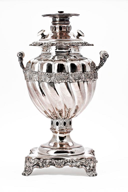 SAMOVAR MED BRICKA, pläter, bl a Fraget, Warsawa. Ryssland. 1800-talets andra hälft.