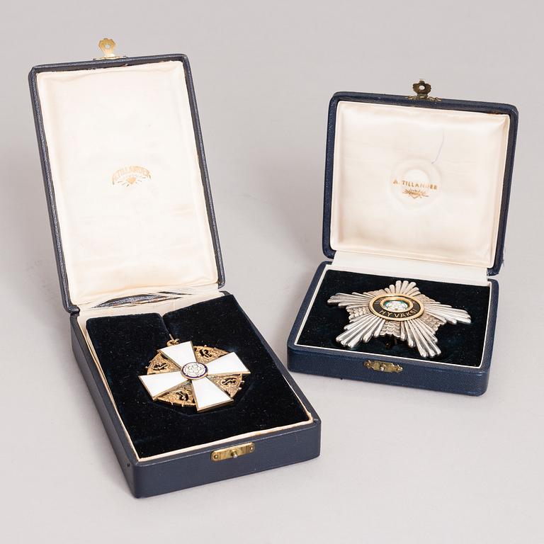KOMMENDÖRSTECKNET AV I KLASS AV FINLANDS VITA ROS' ORDEN, silver, emalj, A Tillander, Helsingfors 1940 och 1976.