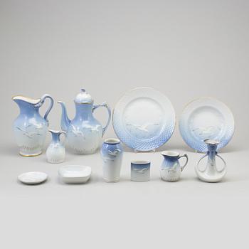 MATSERVIS samt TE/KAFFESERVIS, 76 delar, porslin, delar, "Blå Måsen", Bing o Gröndahl, Danmark.