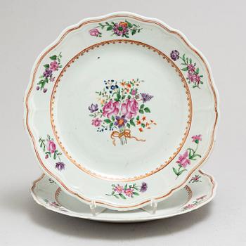 A pair of famille rose plates, Qing dynasty, Qianlong (1736-95).