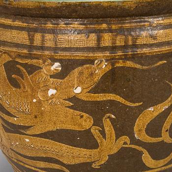 Lattiaruukku, keramiikkaa. Kiina, 1900-luku.