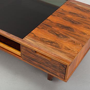 Torbjørn Afdal, a rosewodd veneered coffee table, Haug Snekkeri A/S, Bruksbo, Norway, 1960's/70's.
