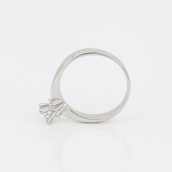RING, 18K vitguld med briljantslipad diamant 0,35 ct. Vikt 3,58 gram.