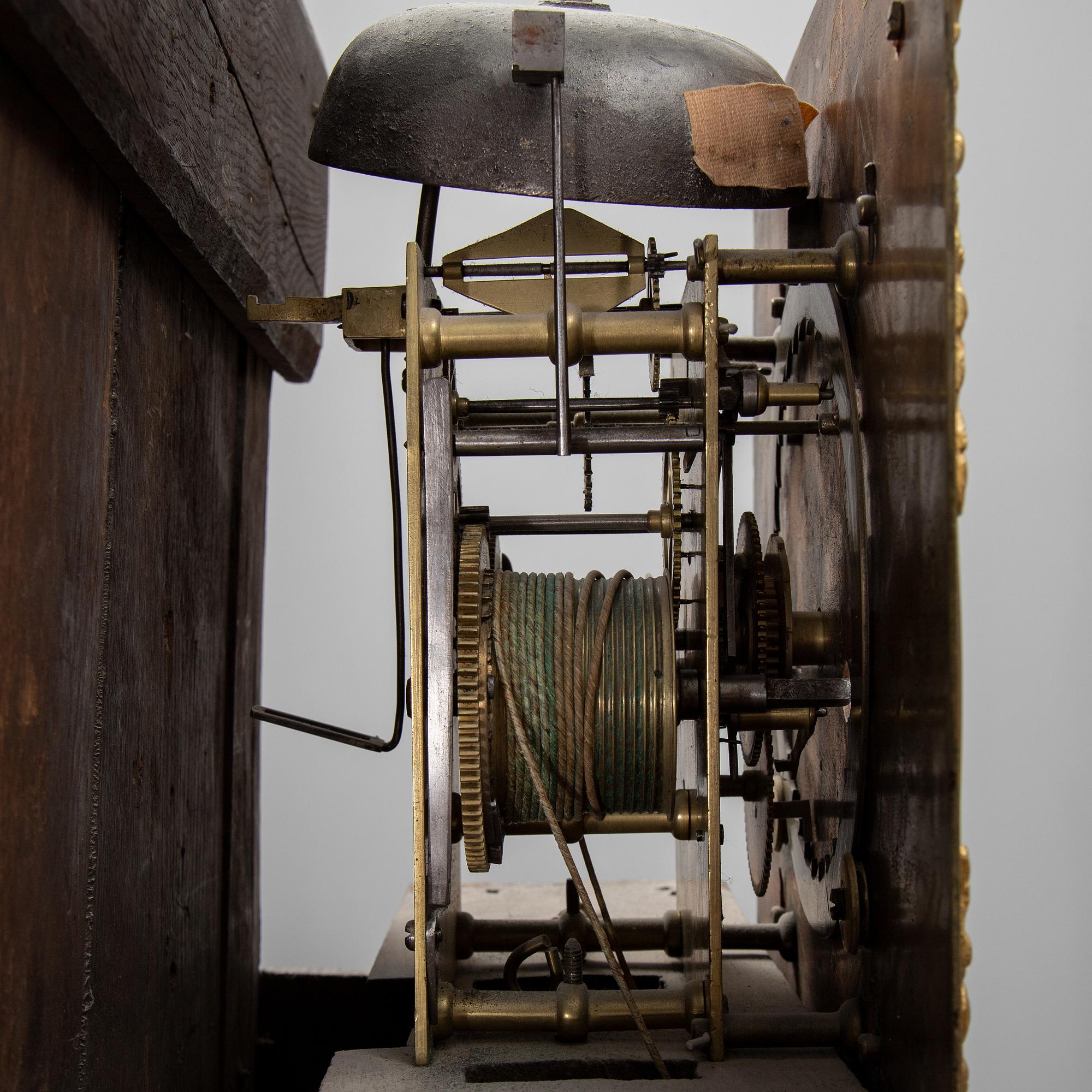 An English longcase clock, signed Tho Shindler, Canterbury. Ca 1800.