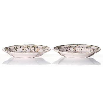 A pair of French faiance dishes, probably Moustiers, 18th/19th century.